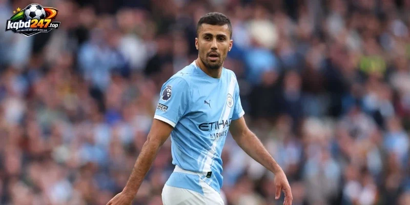 Rodri Vẫn Chưa Chính Thức Cập Bến Barca, Maresca Bất Ngờ Phát Biểu 3 HLV Maresca đưa ra phát biểu đáng chú ý về Rodri