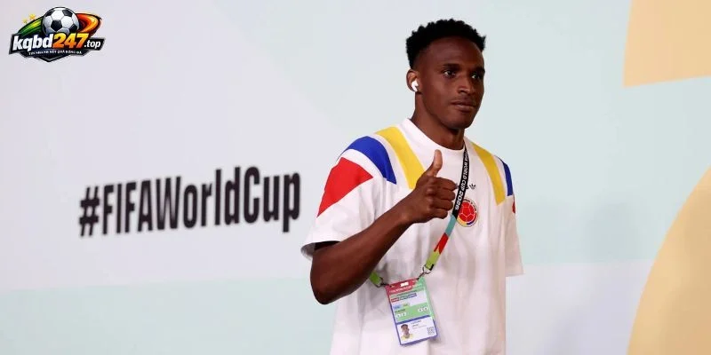 MU hưởng lợi khi Juventus chưa chốt thương vụ trung vệ Colombia